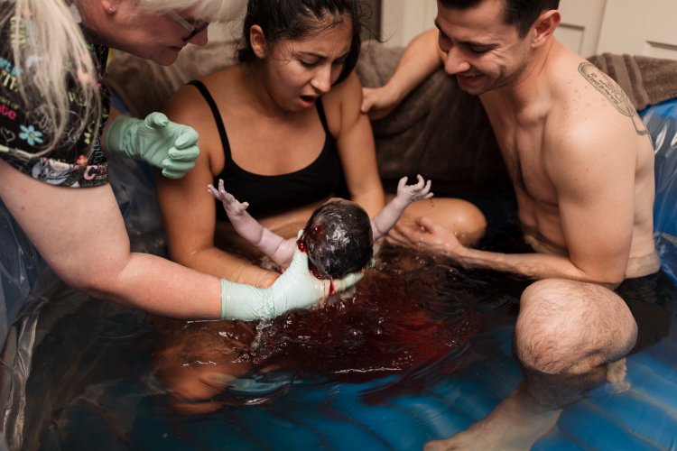 Is a Water Birth Right for You? - Mama Natural