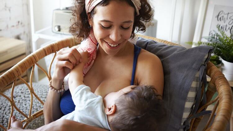 New Baby Tips – When, What, and How To Feed Your Baby