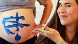 Belly mapping can help baby into the right position and help mamas have a more optimal natural childbirth. Here's exactly what it is - and how to do it.