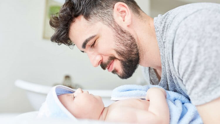how to bathe a newborn for the first time