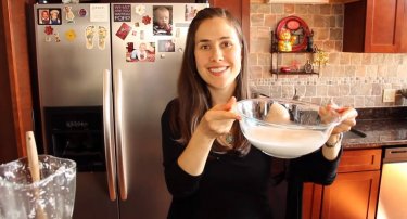 How To Make Coconut Milk: 2 Easy Recipes 