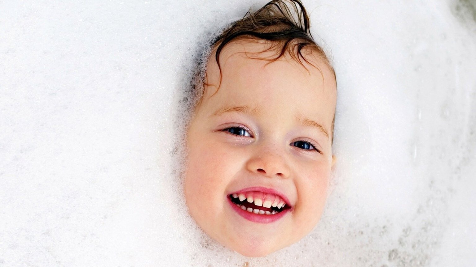 Bubble baths are so much fun, but the toxic chemicals in conventional soap are not. Here are natural bubble bath choices, plus some DIY recipes.