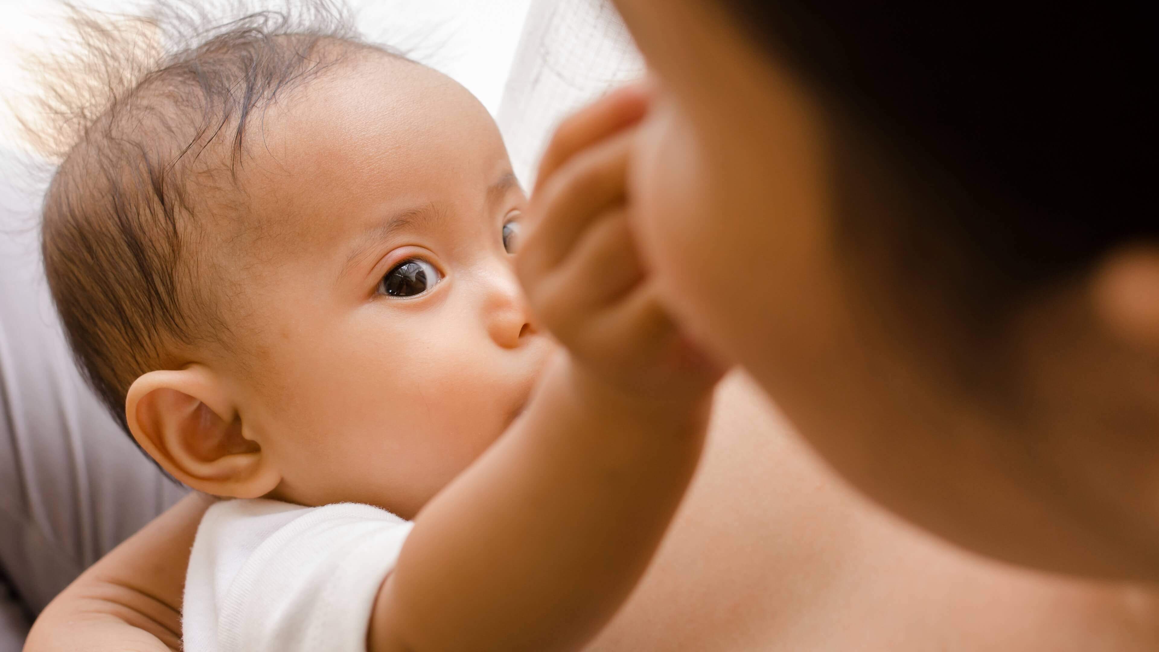 Breastfeeding Tips for New Moms from a Certified Nurse Midwife